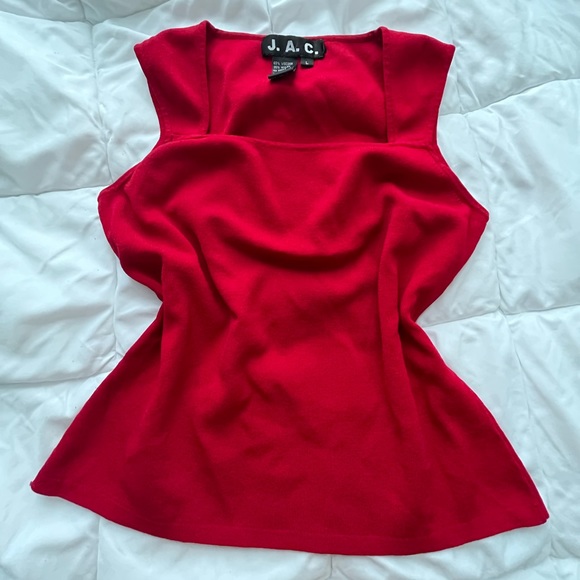 ✨💌ROMANTIC RED TOP 💌✨ - Picture 1 of 3